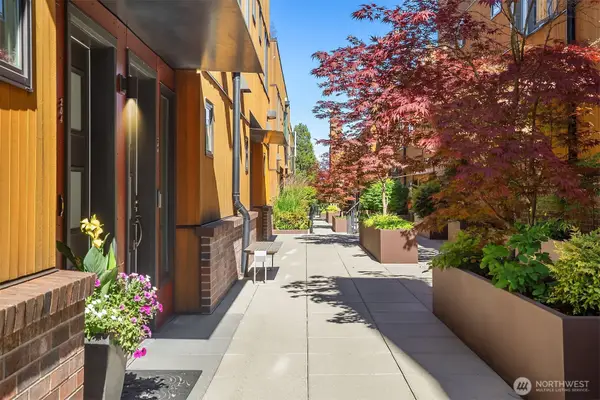 3300 NE 65th Street #204, Seattle, WA 98115