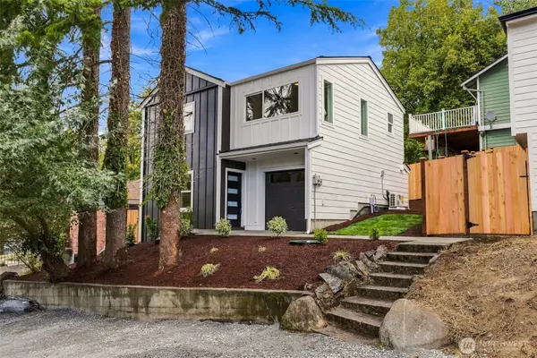 10514 Ninth Avenue Ne, Seattle, WA 98125