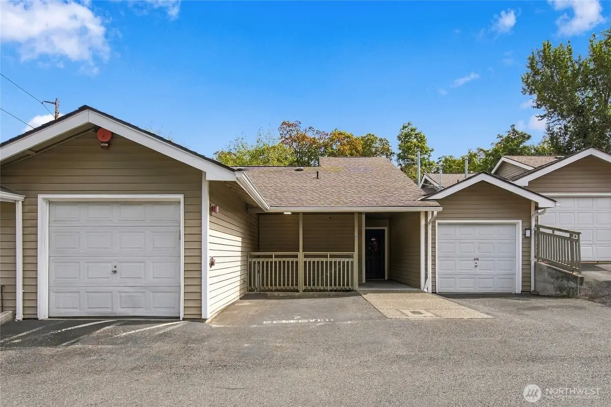 901 E Marine View Drive #305, Everett, WA 98201 - #1