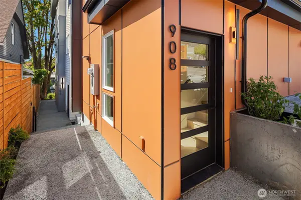908 29th Avenue, Seattle, WA 98122