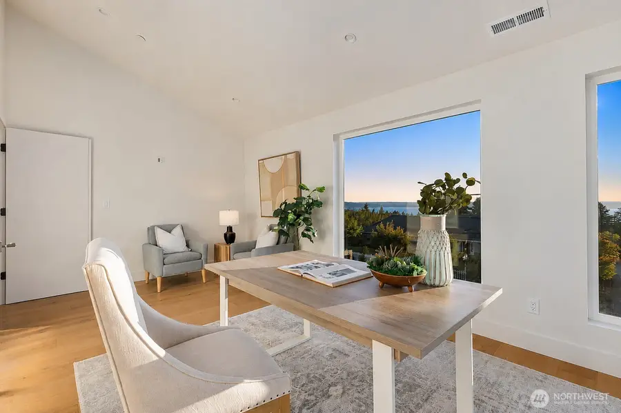 18638 2nd Avenue Sw, Normandy Park, WA 98166 - #2
