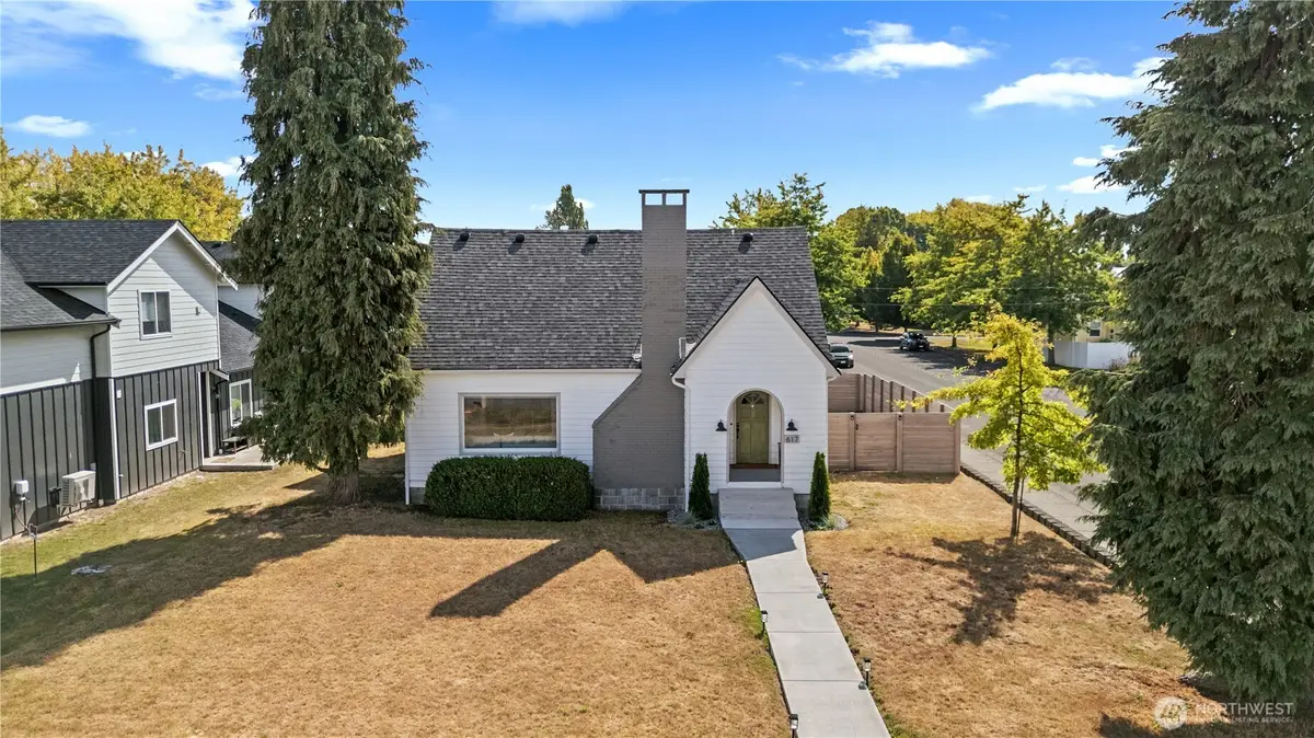 617 E Street, Blaine, WA 98230 - #1