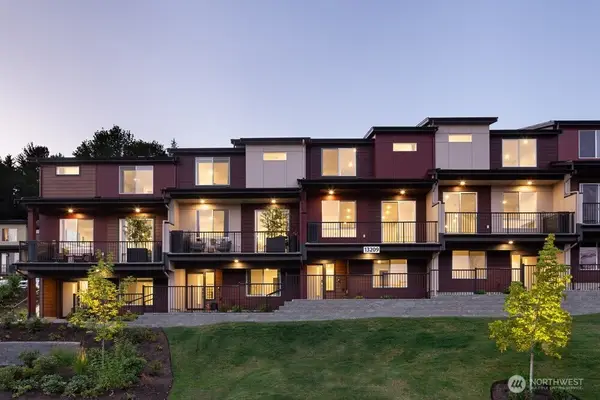 13209 NE 127th Court #A, Kirkland, WA 98034