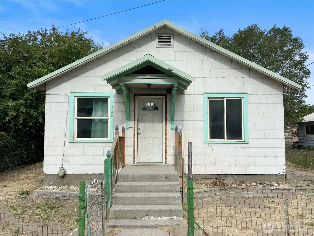 428 Garfield Street, Omak, WA 98841 - #1