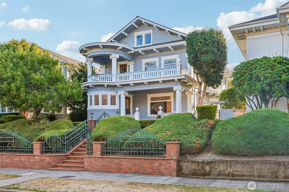5260 16th Avenue Ne, Seattle, WA 98105 - #1