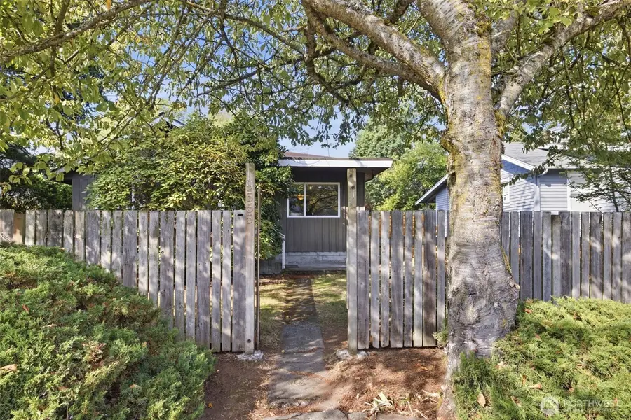 9555 College Way N, Seattle, WA 98103 - #2