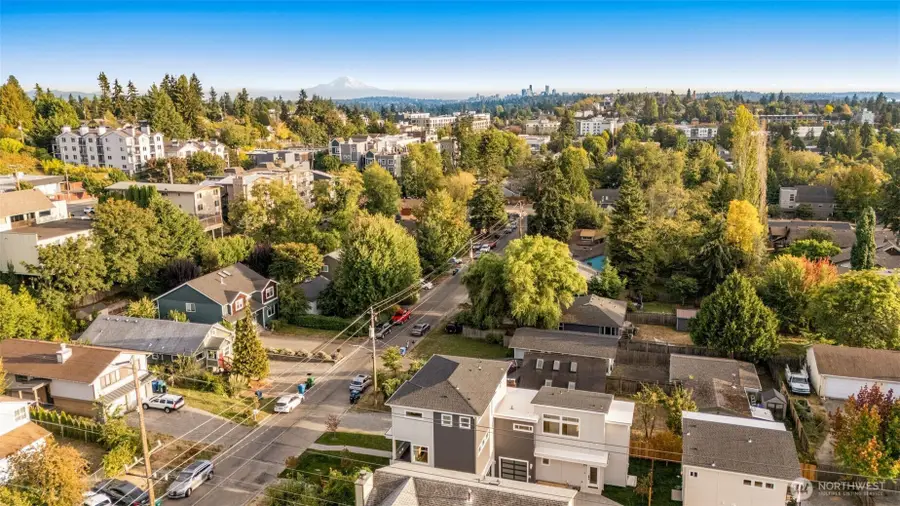 9251 Palatine Avenue N, Seattle, WA 98103 - #3