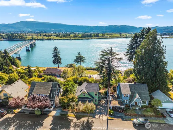 330 Columbia Street, Cathlamet, WA 98612
