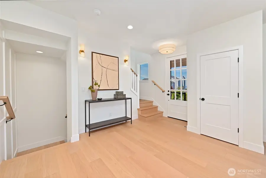 3111 W Mansell Street, Seattle, WA 98199 - #2