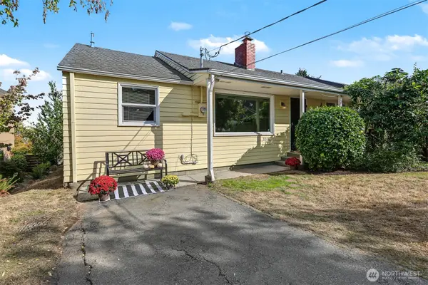 3046 24th Avenue W, Seattle, WA 98199