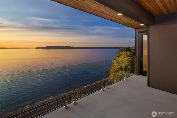12306 Possession Lane, Edmonds, WA 98026