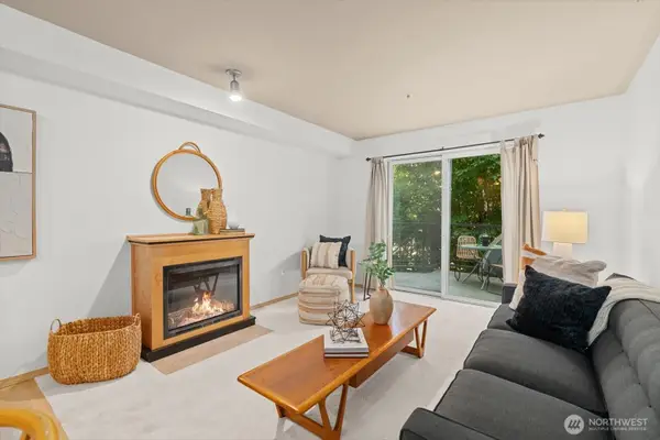 9057 Greenwood Avenue N #306, Seattle, WA 98103