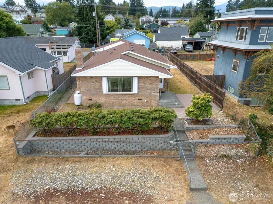 1812 W 5th St, Port Angeles, WA 98363 - #2