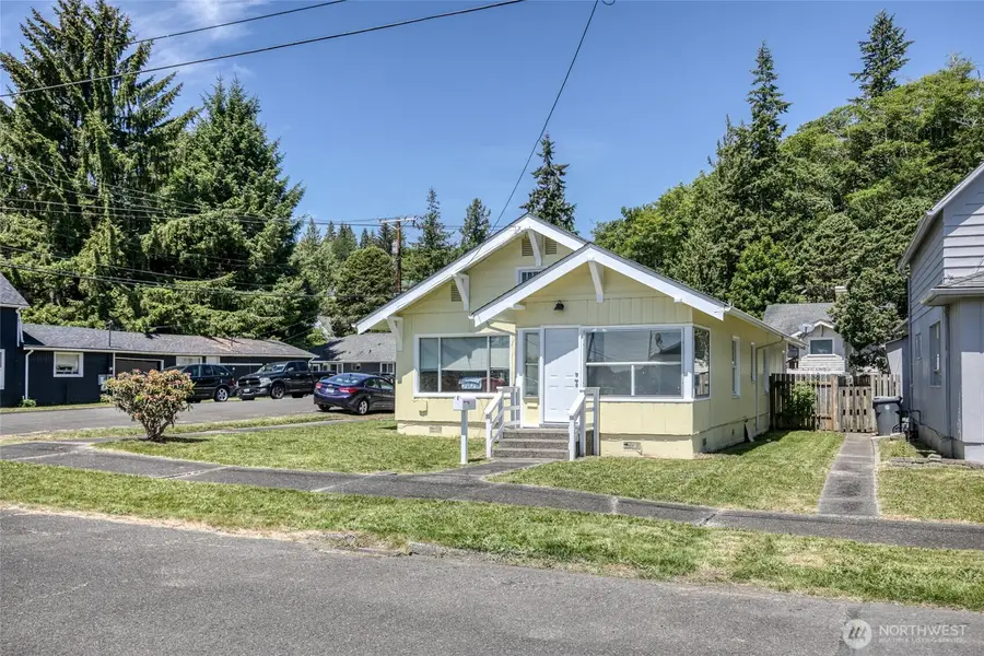 401 Chenault Avenue, Hoquiam, WA 98550 - #2