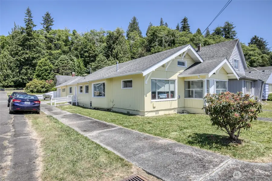 401 Chenault Avenue, Hoquiam, WA 98550 - #3