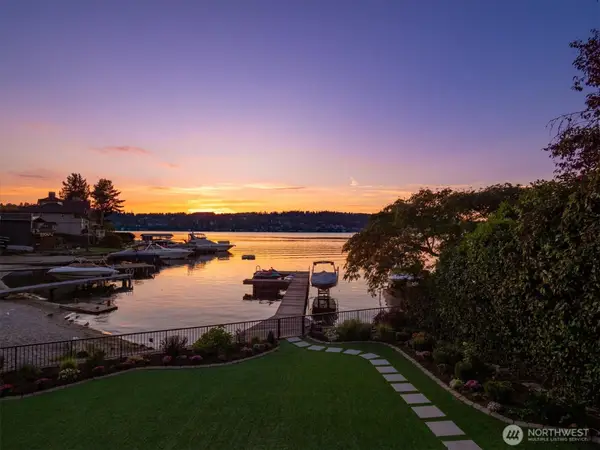 5912 NE Arrowhead Drive, Kenmore, WA 98028