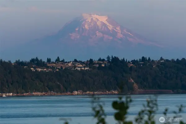 6729 Cascade Avenue, Gig Harbor, WA 98335