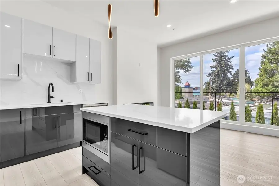 7005 Ne 182nd St #102, Kenmore, WA 98028 - #2