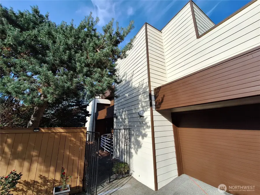 16328 35th Avenue Ne, Lake Forest Park, WA 98155 - #3