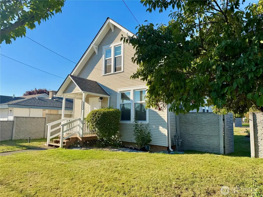 927 7th Avenue Sw, Puyallup, WA 98371 - #2