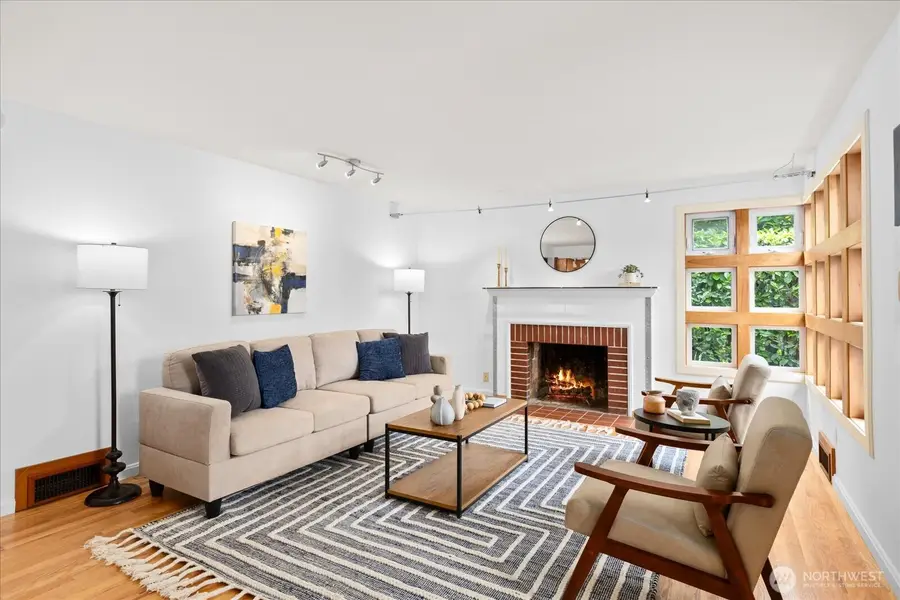 2804 Prosch Avenue W, Seattle, WA 98119 - #3