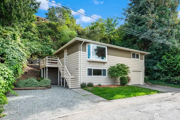 5625 SW Teig Place, Seattle, WA 98116