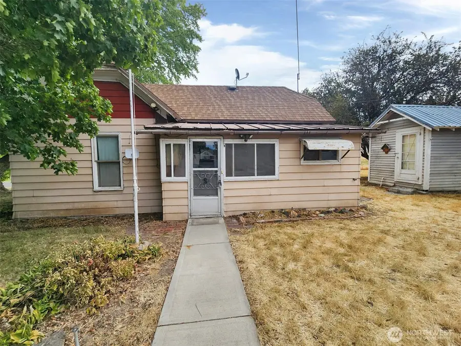 103 W Oak Street, Almira, WA 99103 - #2