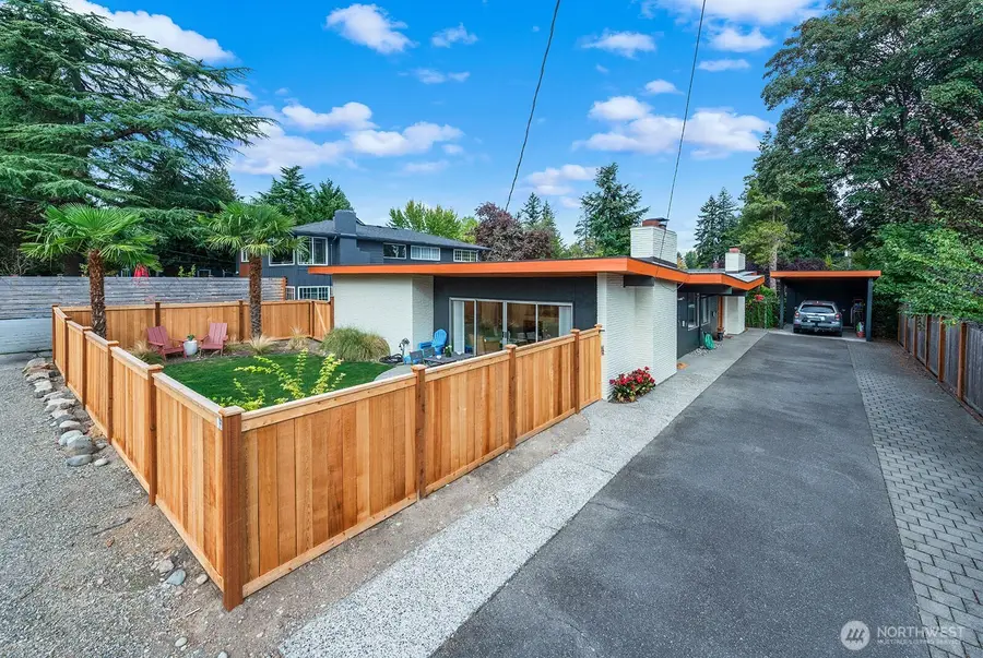 7524 43rd Avenue Ne, Seattle, WA 98115 - #2