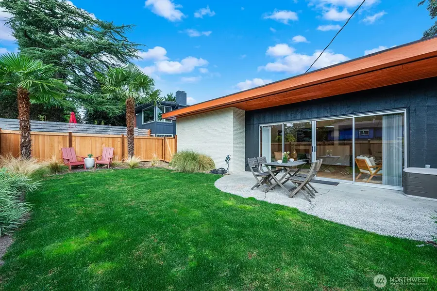 7524 43rd Avenue Ne, Seattle, WA 98115 - #3