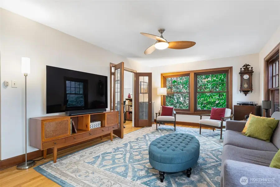 408 Bellevue Avenue E #201, Seattle, WA 98102 - #3
