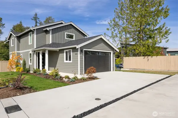 225 N 54th Place, Mount Vernon, WA 98273