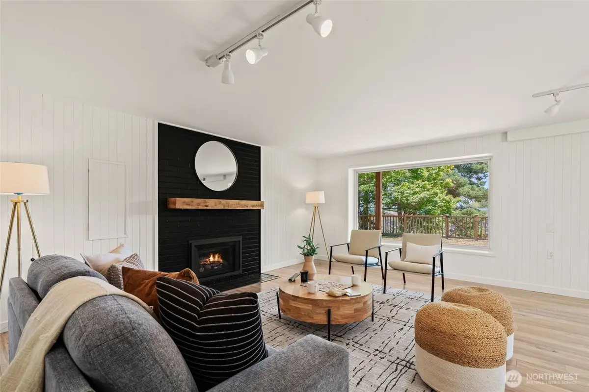 8456 6th Avenue Sw, Seattle, WA 98106 - #1