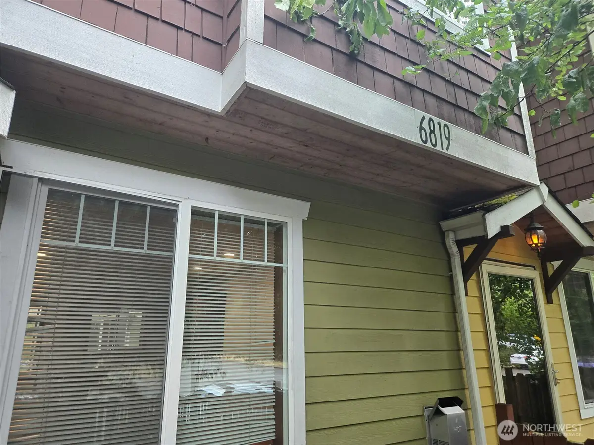 6819 Weedin Place Ne, Seattle, WA 98115 - #1