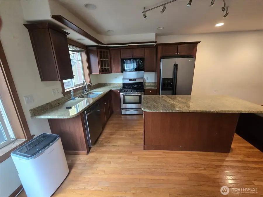 6819 Weedin Place Ne, Seattle, WA 98115 - #3