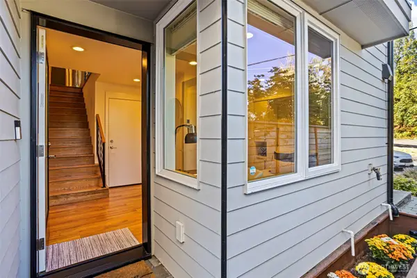 2314 Thorndyke Avenue W #B, Seattle, WA 98199