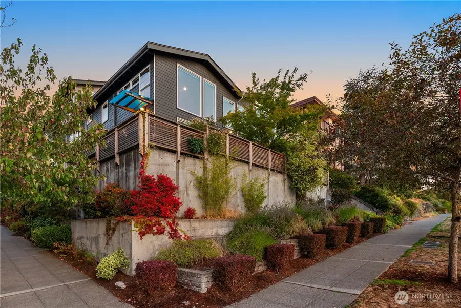 4121 SW Edmunds Street, Seattle, WA 98116 - #2