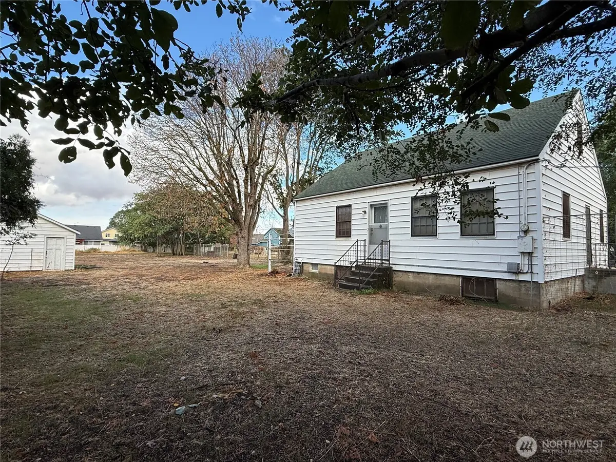 40 NW B Street, College Place, WA 99324 - #1