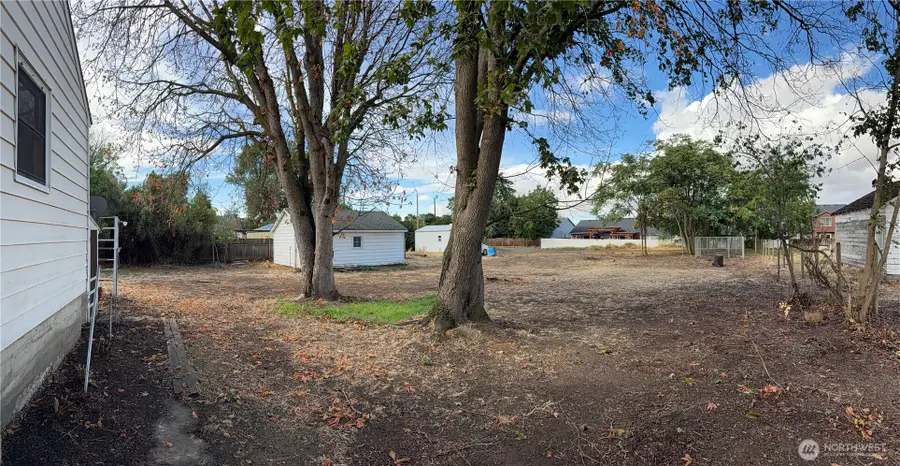 40 NW B Street, College Place, WA 99324 - #2