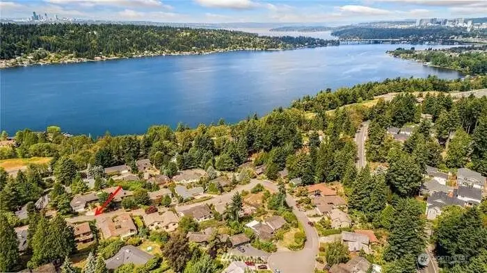 5802 111th Avenue Se, Bellevue, WA 98006 - #2