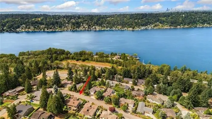 5802 111th Avenue Se, Bellevue, WA 98006 - #3