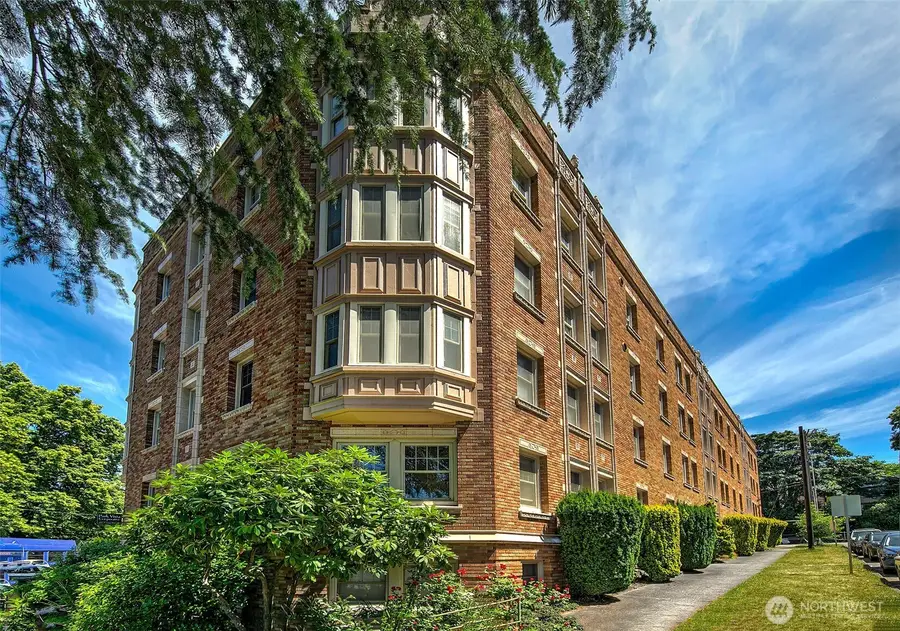 5810 Cowen Place Ne #310, Seattle, WA 98105 - #2
