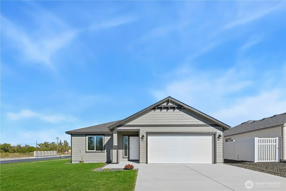 321 N Lessor Loop, Moses Lake, WA 98837 - #1