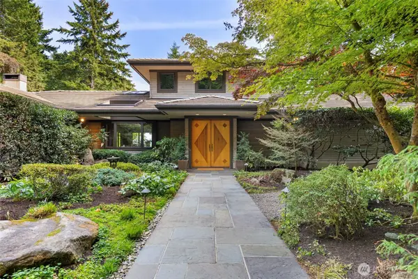 11044 NE Boulder Place, Bainbridge Island, WA 98110