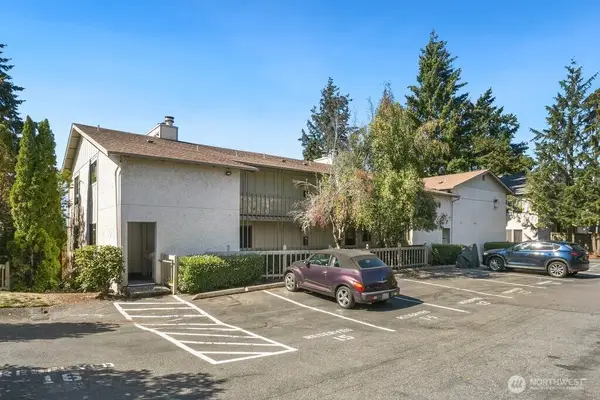 13235 12th Avenue Sw #112, Burien, WA 98146