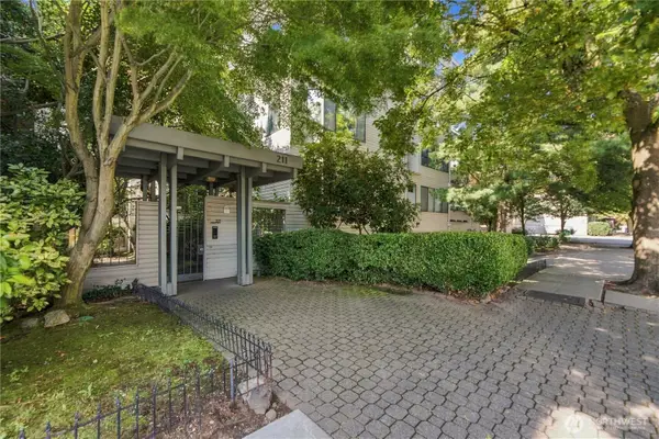 211 Summit Avenue E #108, Seattle, WA 98102
