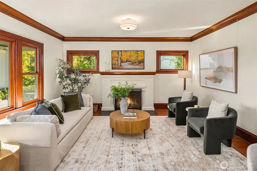 3915 Sunnyside Avenue N, Seattle, WA 98013 - #3