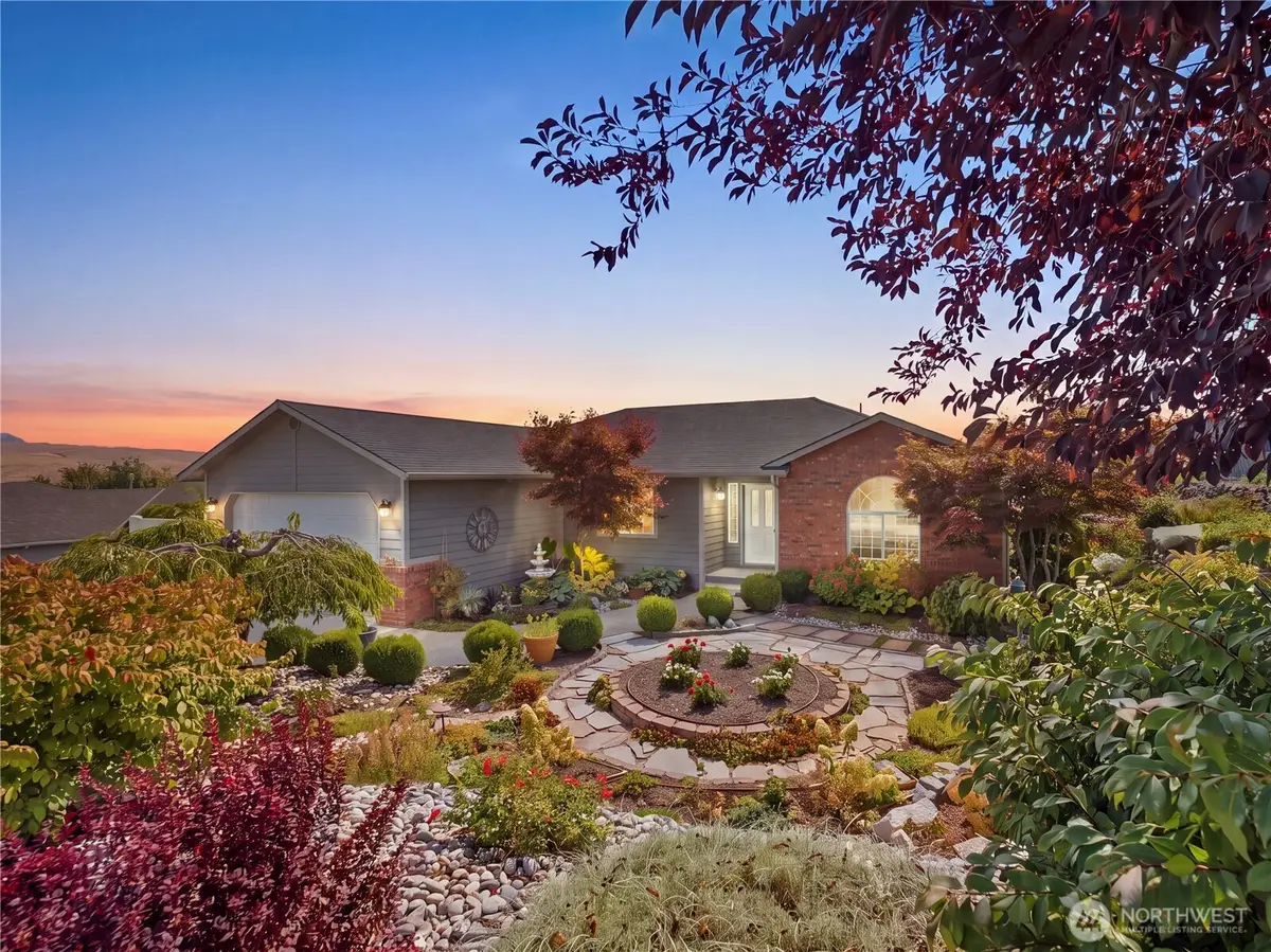2304 Canyon Hills Drive, East Wenatchee, WA 98802 - #1