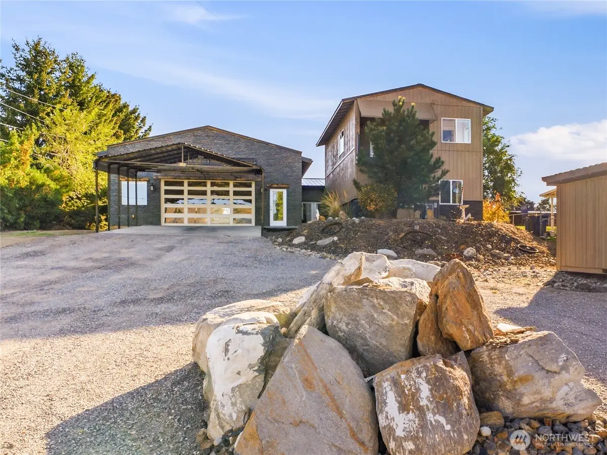 103 S Houston Avenue, East Wenatchee, WA 98802 - #1