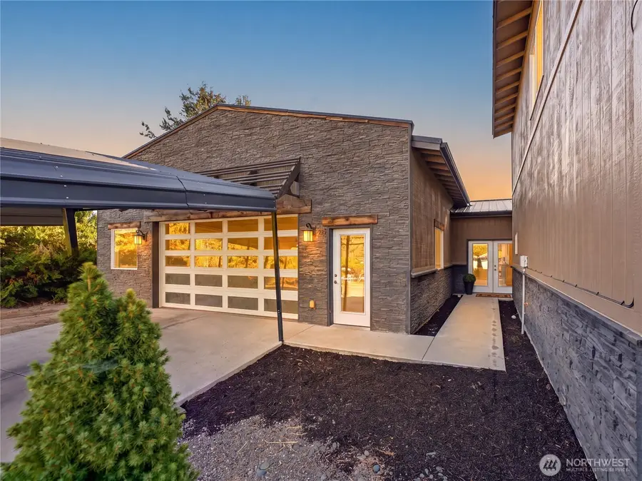 103 S Houston Avenue, East Wenatchee, WA 98802 - #3