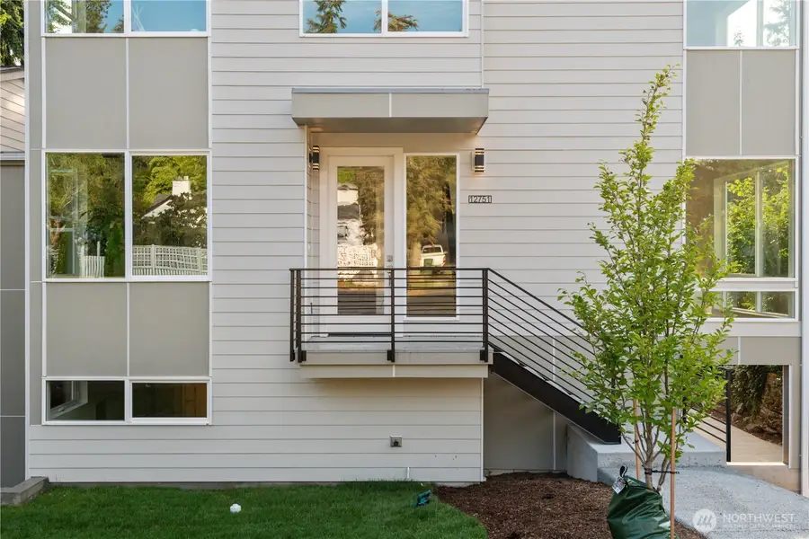 12751 37th Avenue Ne, Seattle, WA 98125 - #2